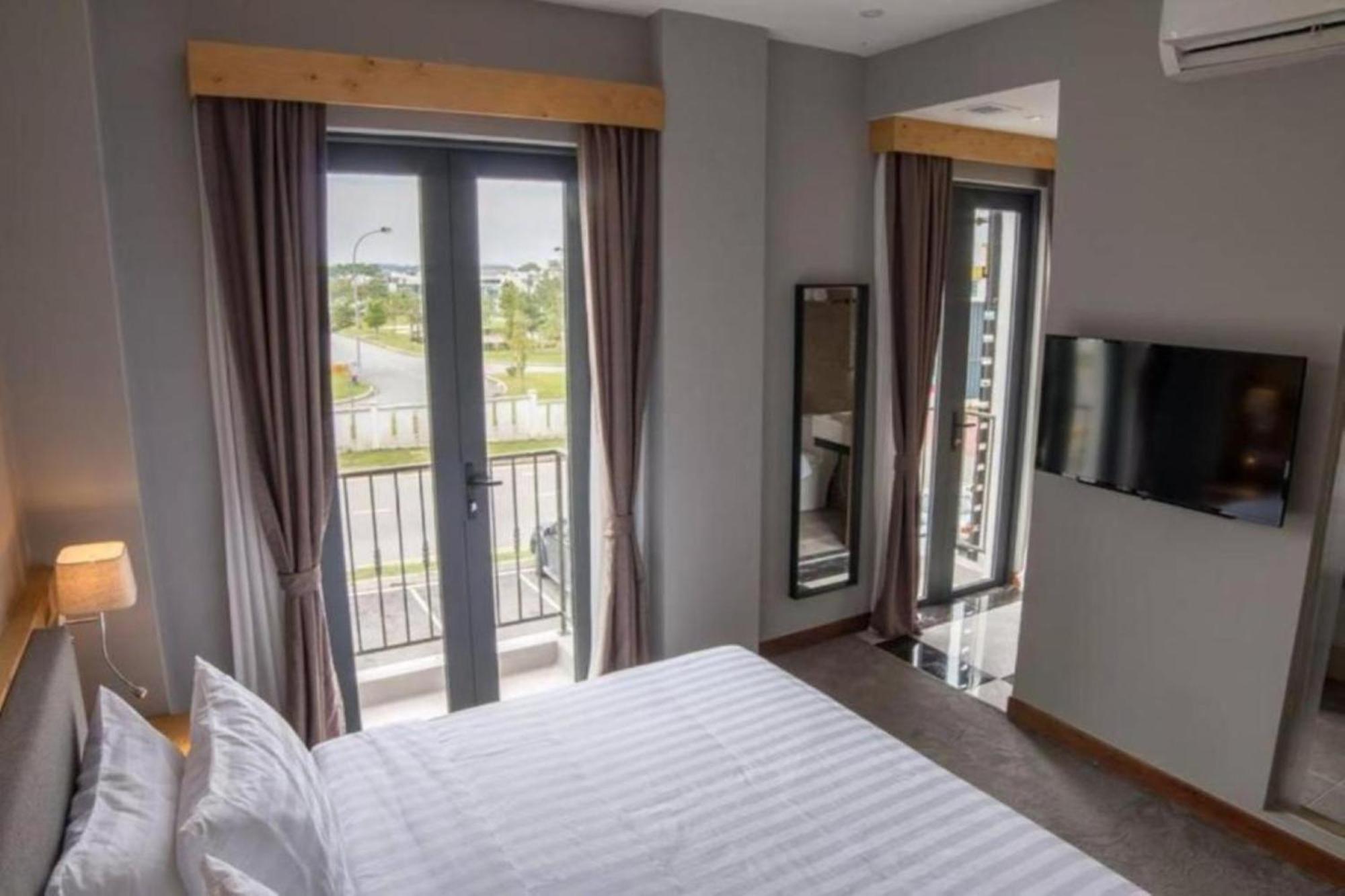 Redpine Boutique Hotel Skudai Ngoại thất bức ảnh